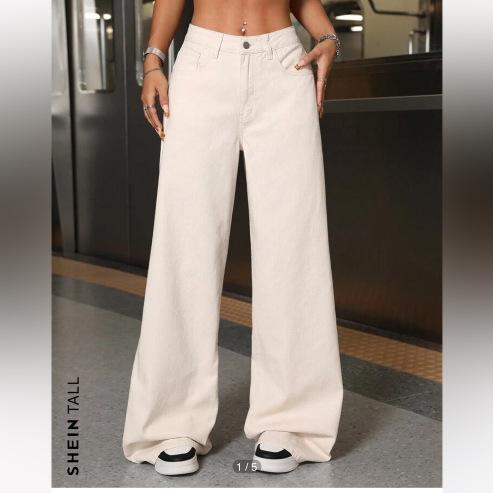 Extra wide leg white pant